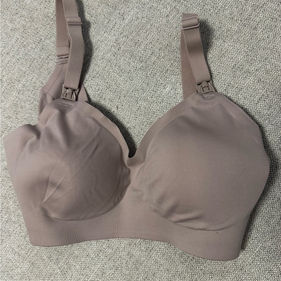 SMOOTH - Ultra Soft & Omni Maternity Momcozy Nursing Bra - Picture 4 of 5